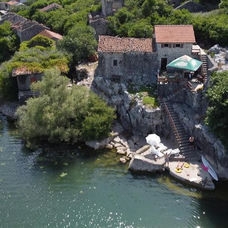 Holiday Home Radus Вирпазар Екстериор снимка