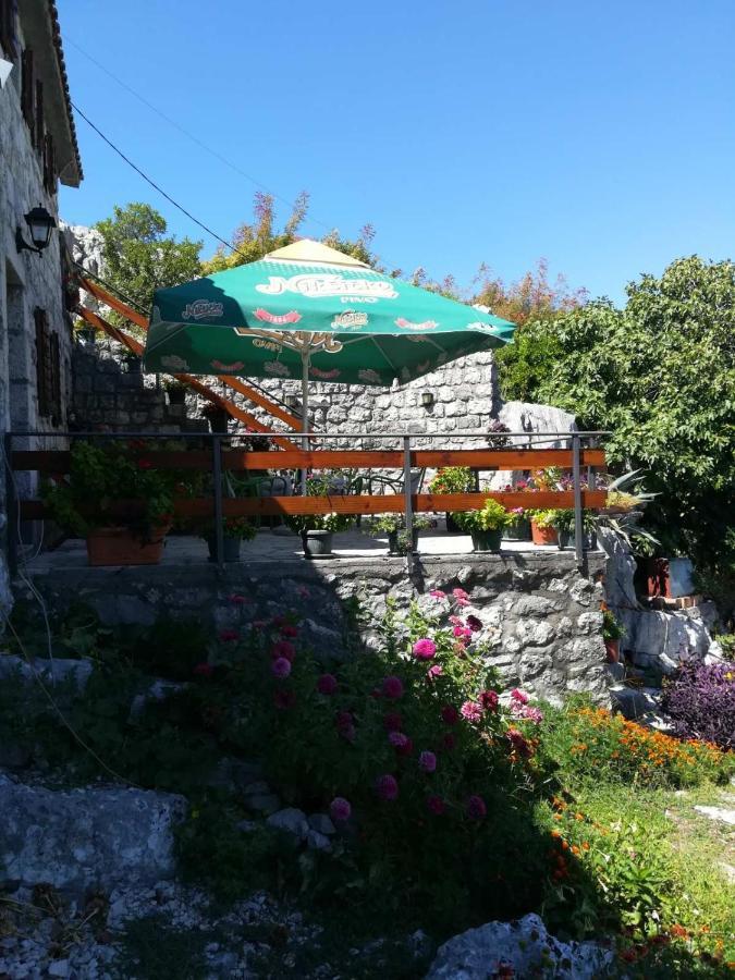 Holiday Home Radus Вирпазар Екстериор снимка