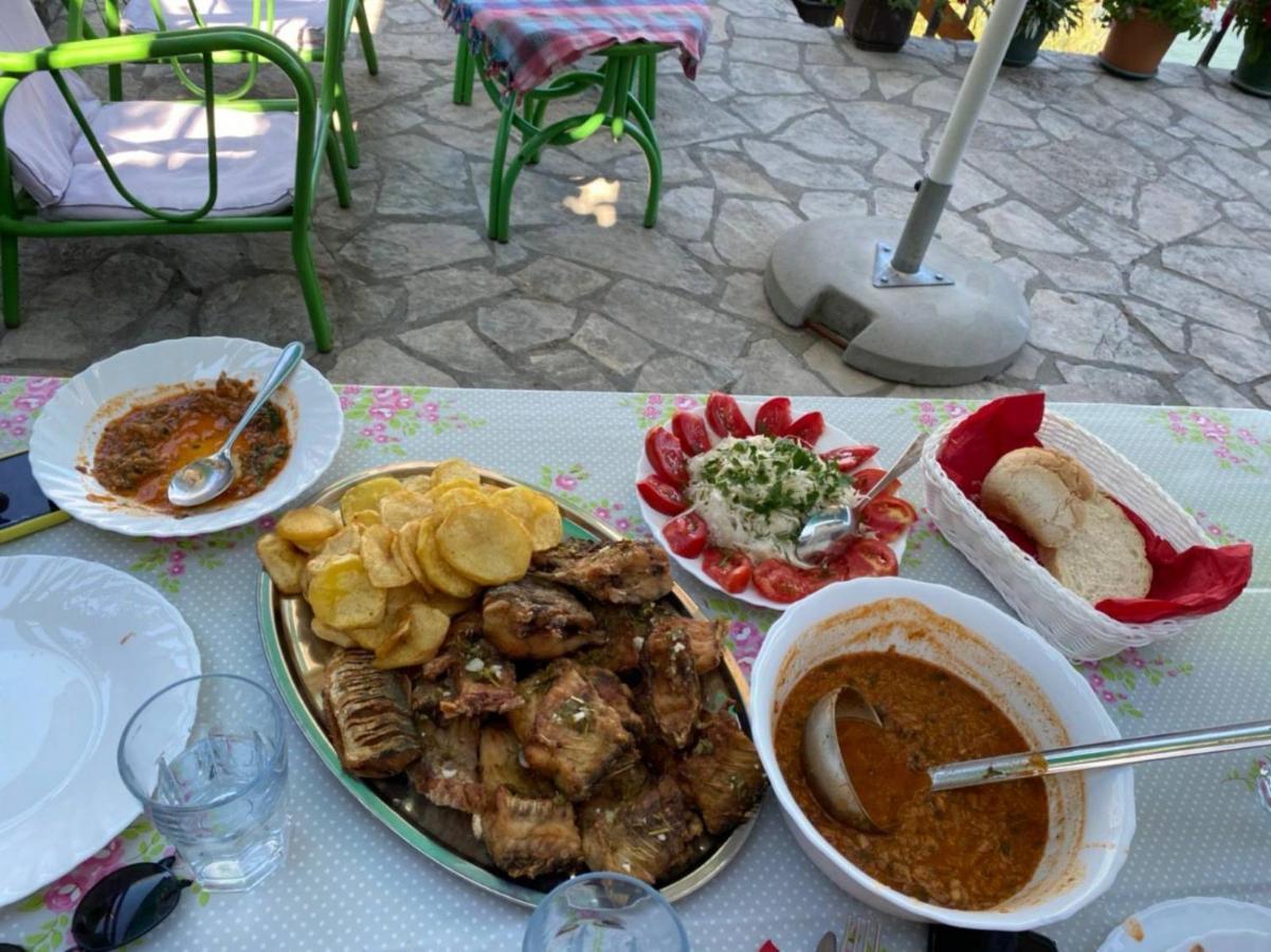 Holiday Home Radus Вирпазар Екстериор снимка