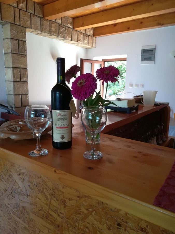 Holiday Home Radus Вирпазар Екстериор снимка