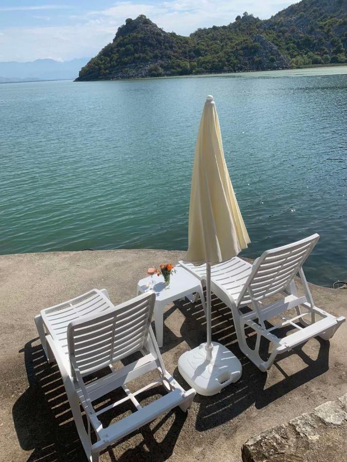 Holiday Home Radus Вирпазар Екстериор снимка