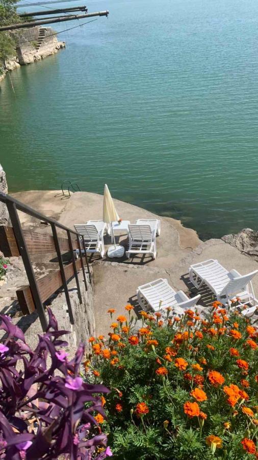 Holiday Home Radus Вирпазар Екстериор снимка