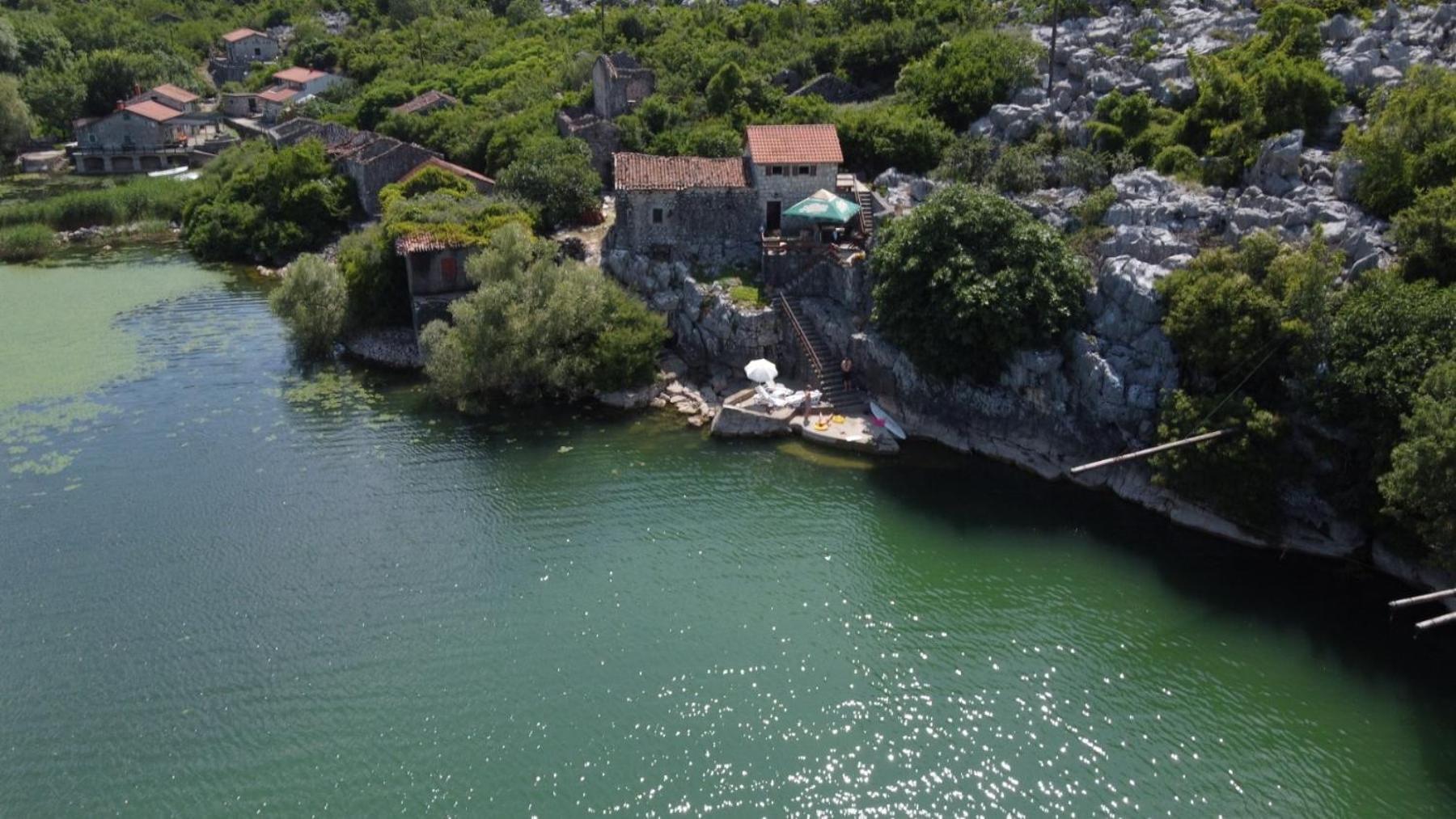 Holiday Home Radus Вирпазар Екстериор снимка