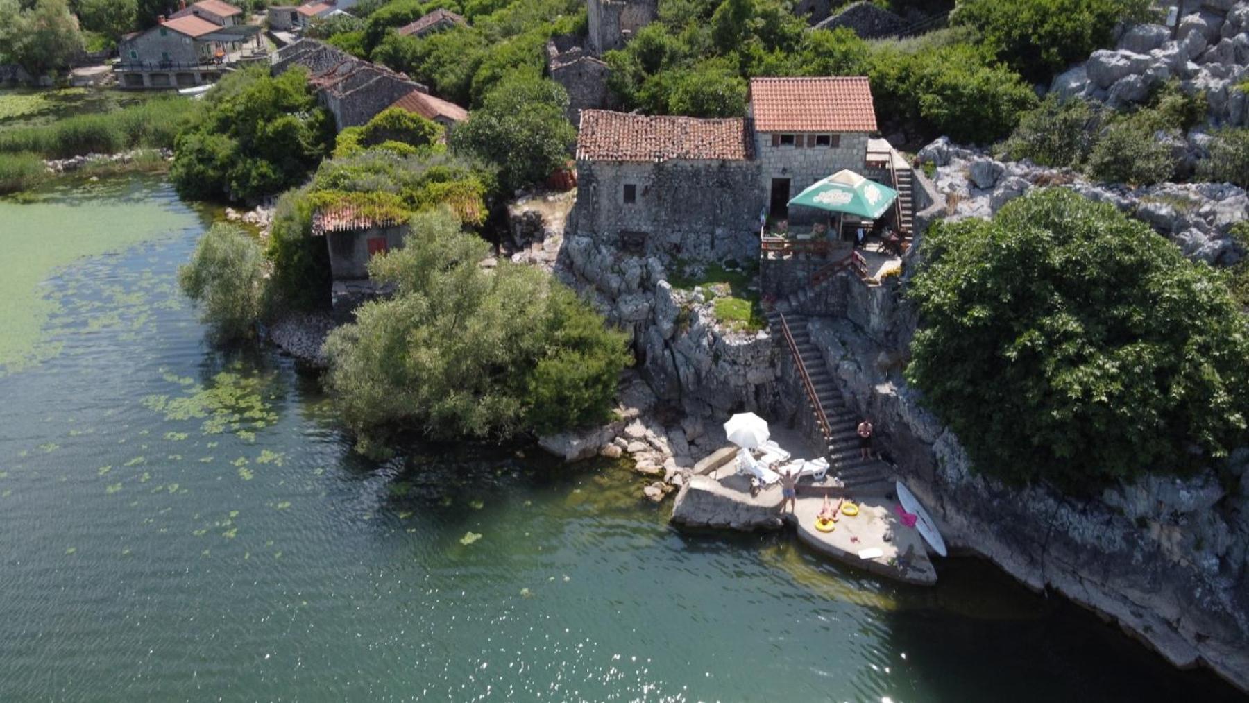 Holiday Home Radus Вирпазар Екстериор снимка