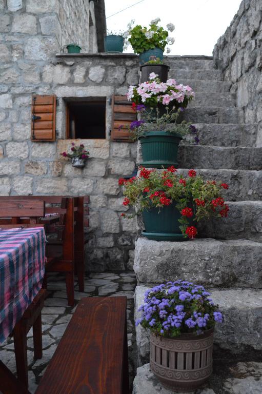 Holiday Home Radus Вирпазар Екстериор снимка
